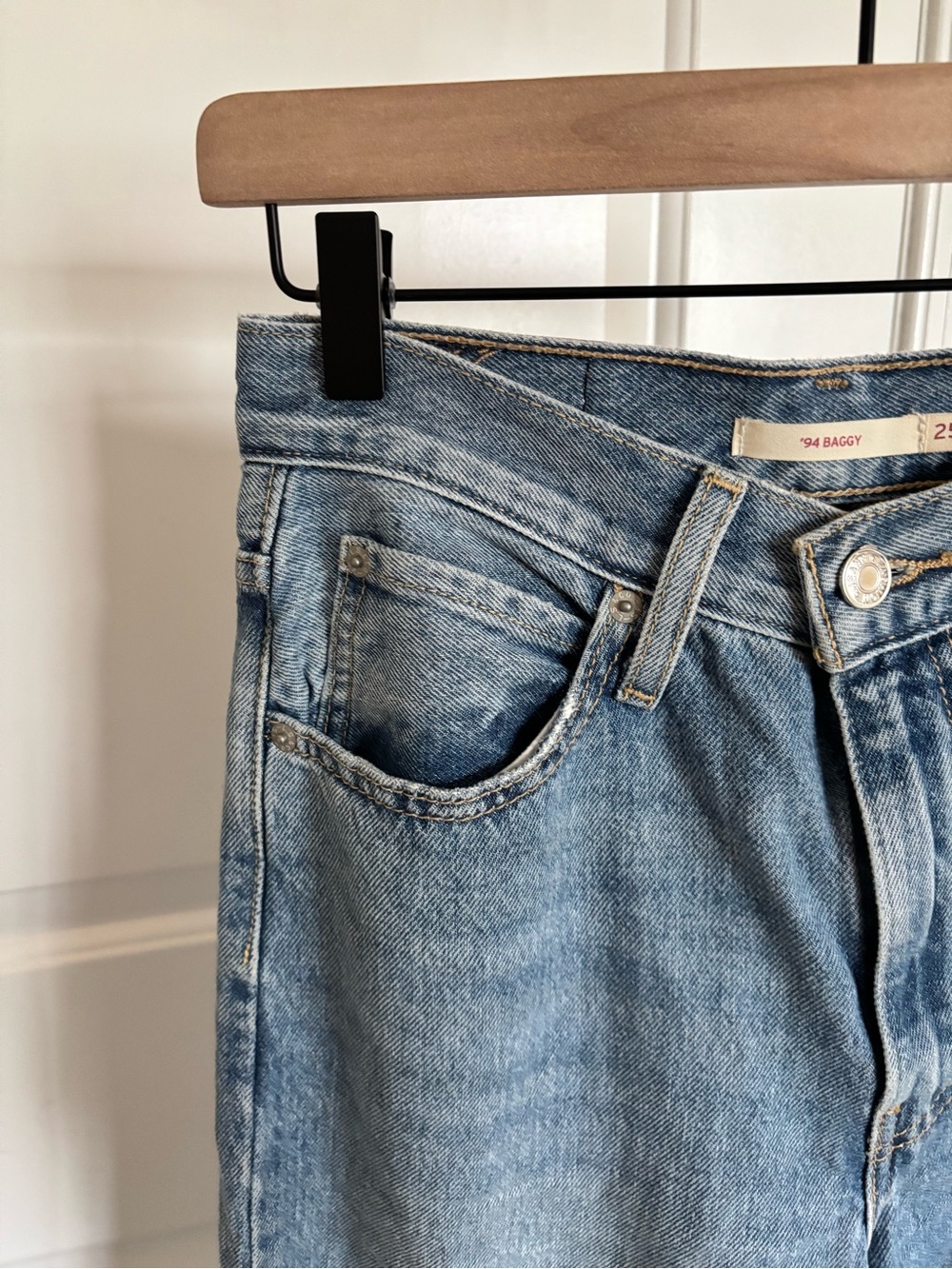 Levi’s ‘94 Baggy Jeans - Picture 3 of 9